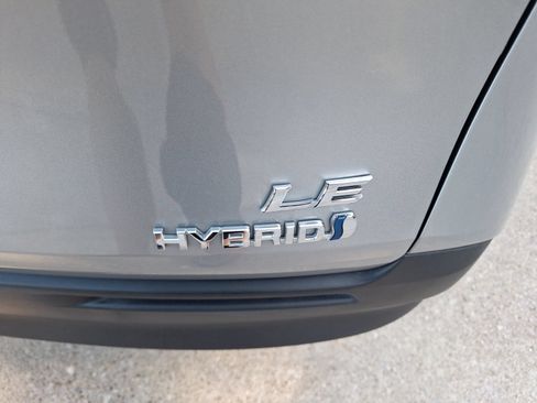 Used 2024 Toyota Sienna LE FWD image 12