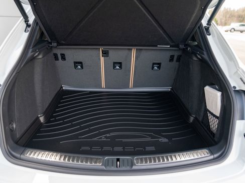 New 2026 Porsche Macan image 28