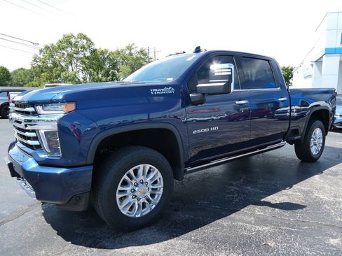 Certified 2022 Chevrolet Silverado 2500 High Country w/ Z71 Off-Road Package AWD/4WD image 9