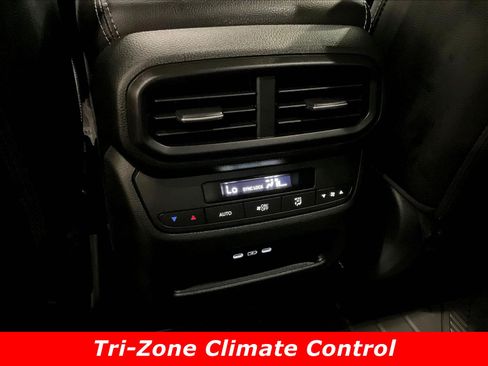 Used 2025 Honda Pilot EX-L image 10