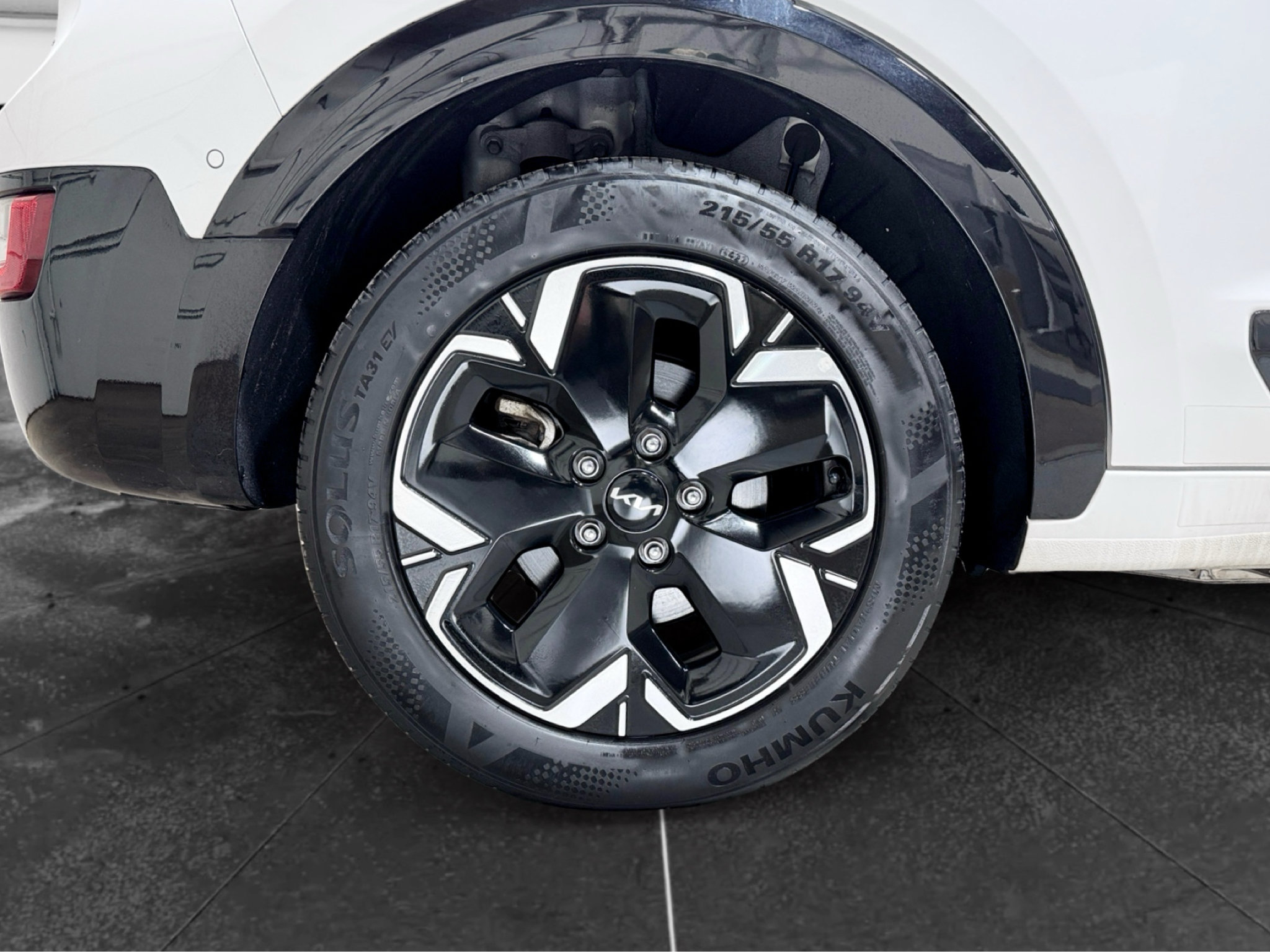 Used 2023 Kia Niro Wave w/ Wave Preserve Package FWD image 34