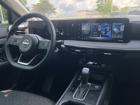 New 2026 Nissan Kicks SV w/ Charging Package FWD image 3