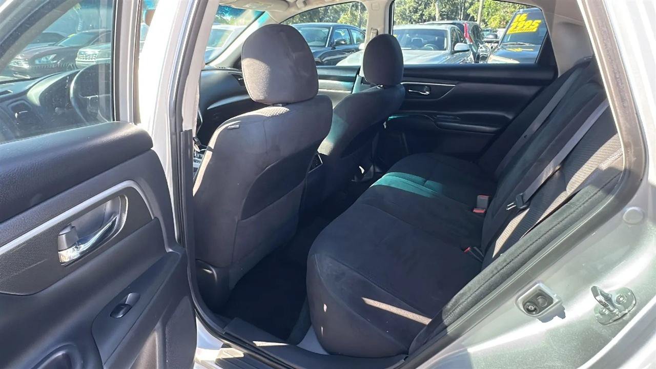 Used 2015 Nissan Altima 2.5 SV w/ Convenience Package FWD image 24