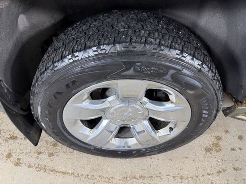 Used 2015 Chevrolet Suburban LTZ image 26