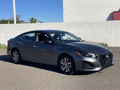 Used 2024 Nissan Altima 2.5 S image 7