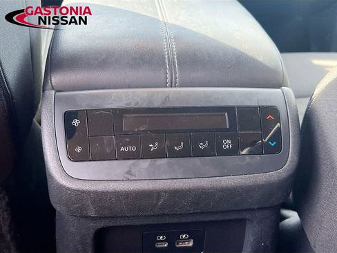 Used 2024 Nissan Pathfinder SV image 33