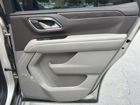 Used 2022 Chevrolet Tahoe LT w/ Luxury Package RWD image 16