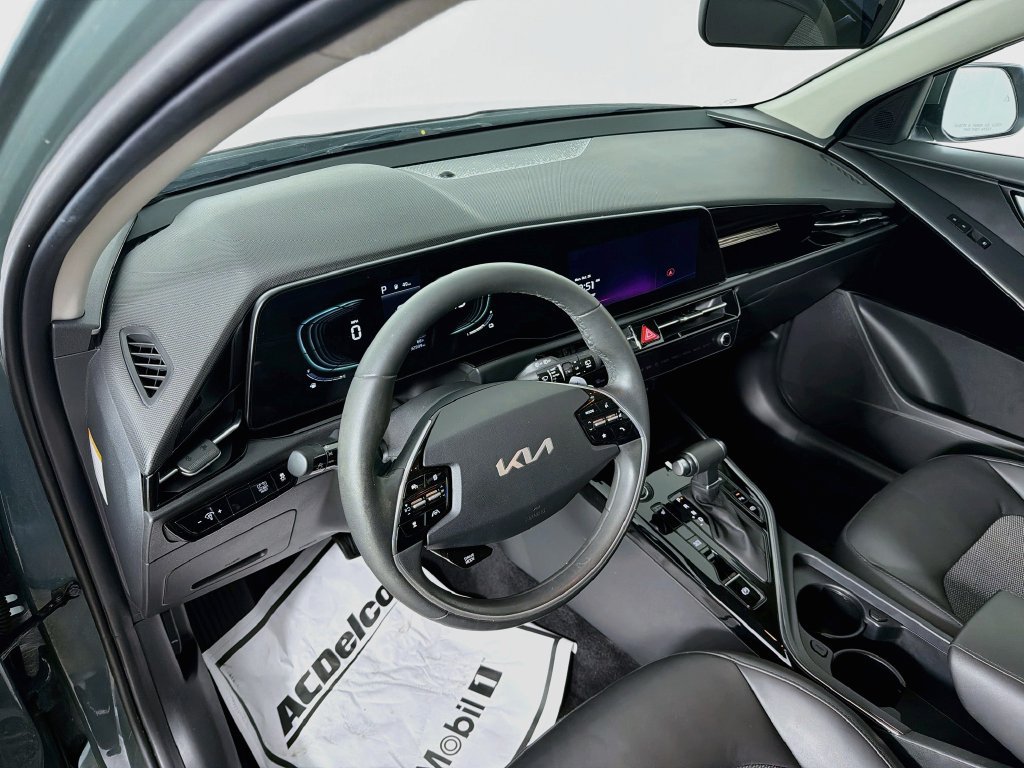 Used 2023 Kia Niro EX FWD image 9