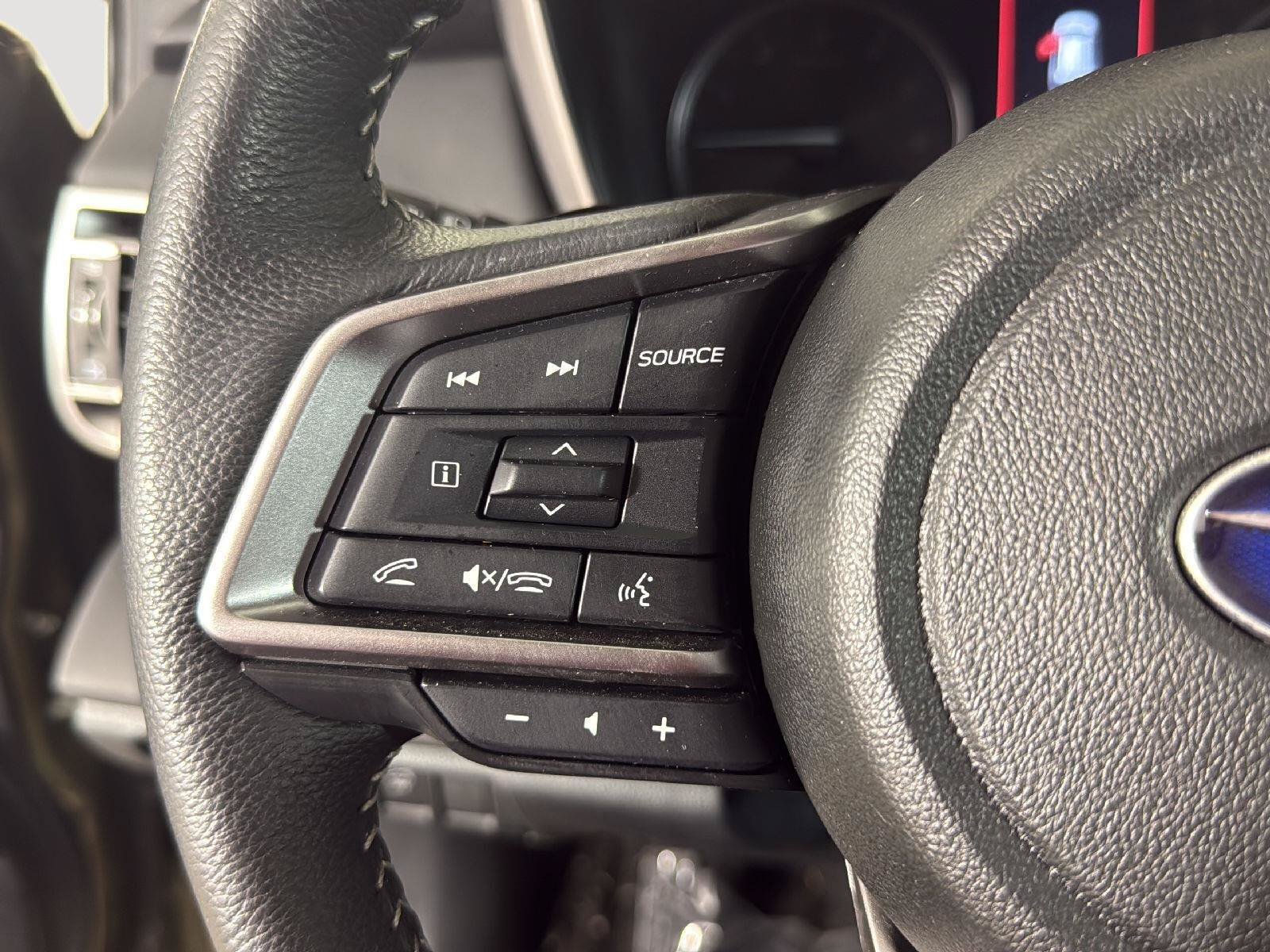 Certified 2025 Subaru Outback Limited AWD/4WD image 10