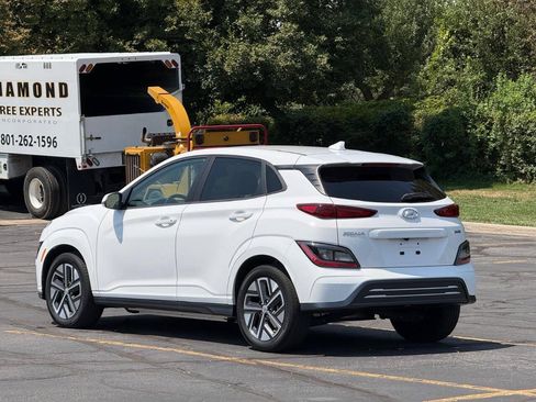 Used 2023 Hyundai Kona SEL FWD image 3
