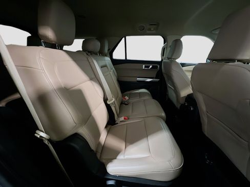 Used 2023 Ford Explorer XLT w/ Equipment Group 202A image 19