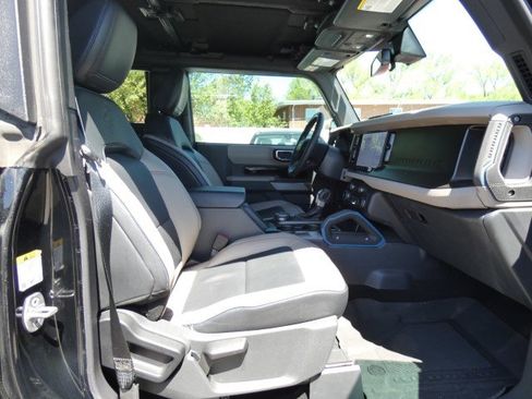 Used 2022 Ford Bronco Wildtrak image 10