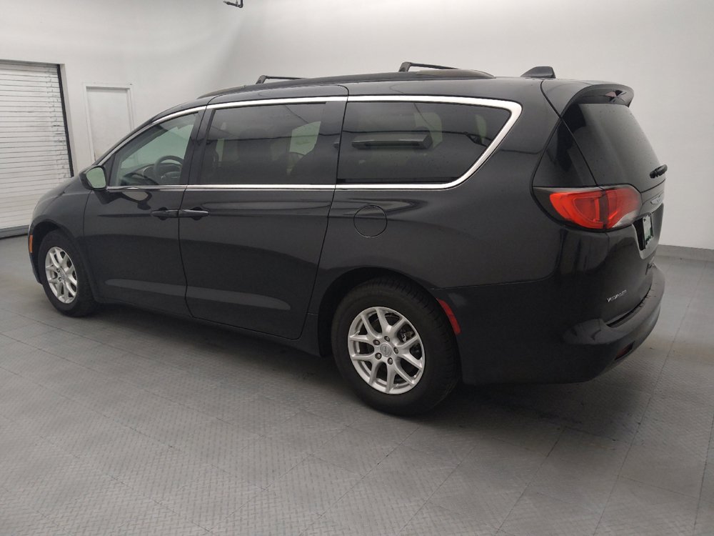 Used 2020 Chrysler Voyager Lxi FWD image 3
