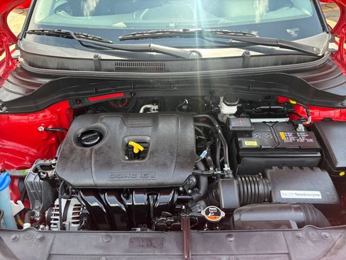 Used 2025 Kia Soul LX w/ LX Technology Package FWD image 30