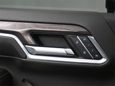 Used 2024 Chevrolet Silverado 3500 LTZ w/ LTZ Convenience Package image 9