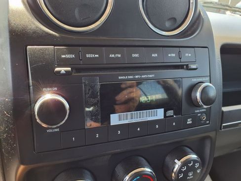 Used 2015 Jeep Patriot Sport image 19