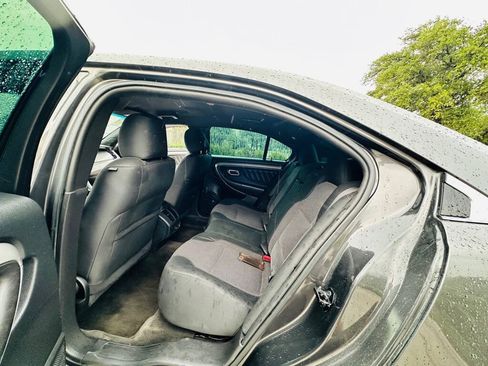 Used 2015 Ford Taurus SEL FWD image 16