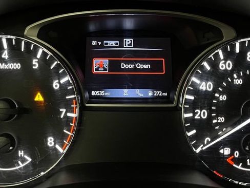 Used 2019 Nissan Pathfinder SL AWD/4WD image 27