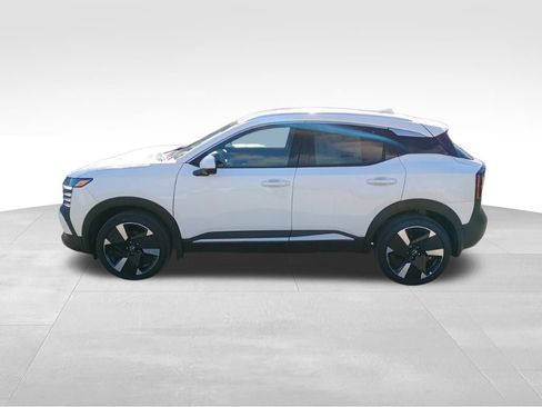 New 2025 Nissan Kicks SR image 2
