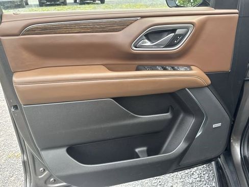 Certified 2021 Chevrolet Suburban High Country w/ Premium Package image 23