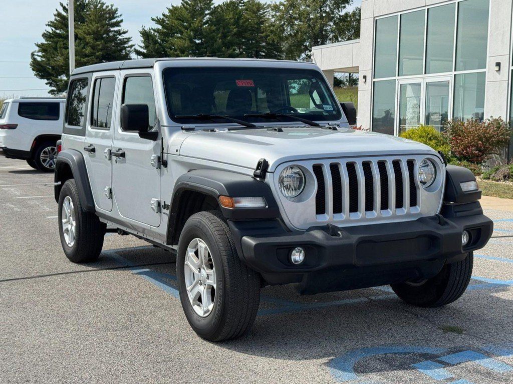Used 2022 Jeep Wrangler Unlimited Sport AWD/4WD image 2