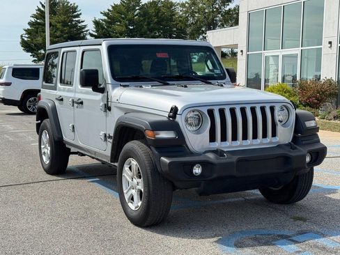 Used 2022 Jeep Wrangler Unlimited Sport AWD/4WD image 2