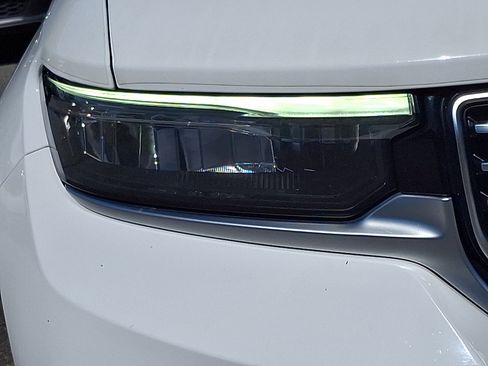 Used 2022 Jeep Grand Cherokee Summit AWD/4WD image 9