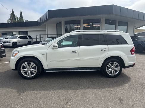 Used 2011 Mercedes-Benz GL 320 BlueTEC 4MATIC w/ Premium 2 Pkg image 2