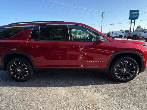 New 2026 Chevrolet Traverse LT w/ Sun and Wheel Package FWD image 7