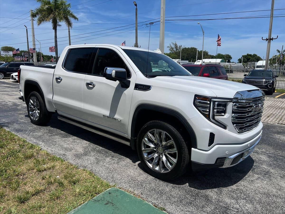 Used 2025 GMC Sierra 1500 Denali w/ Denali Reserve Package RWD image 4