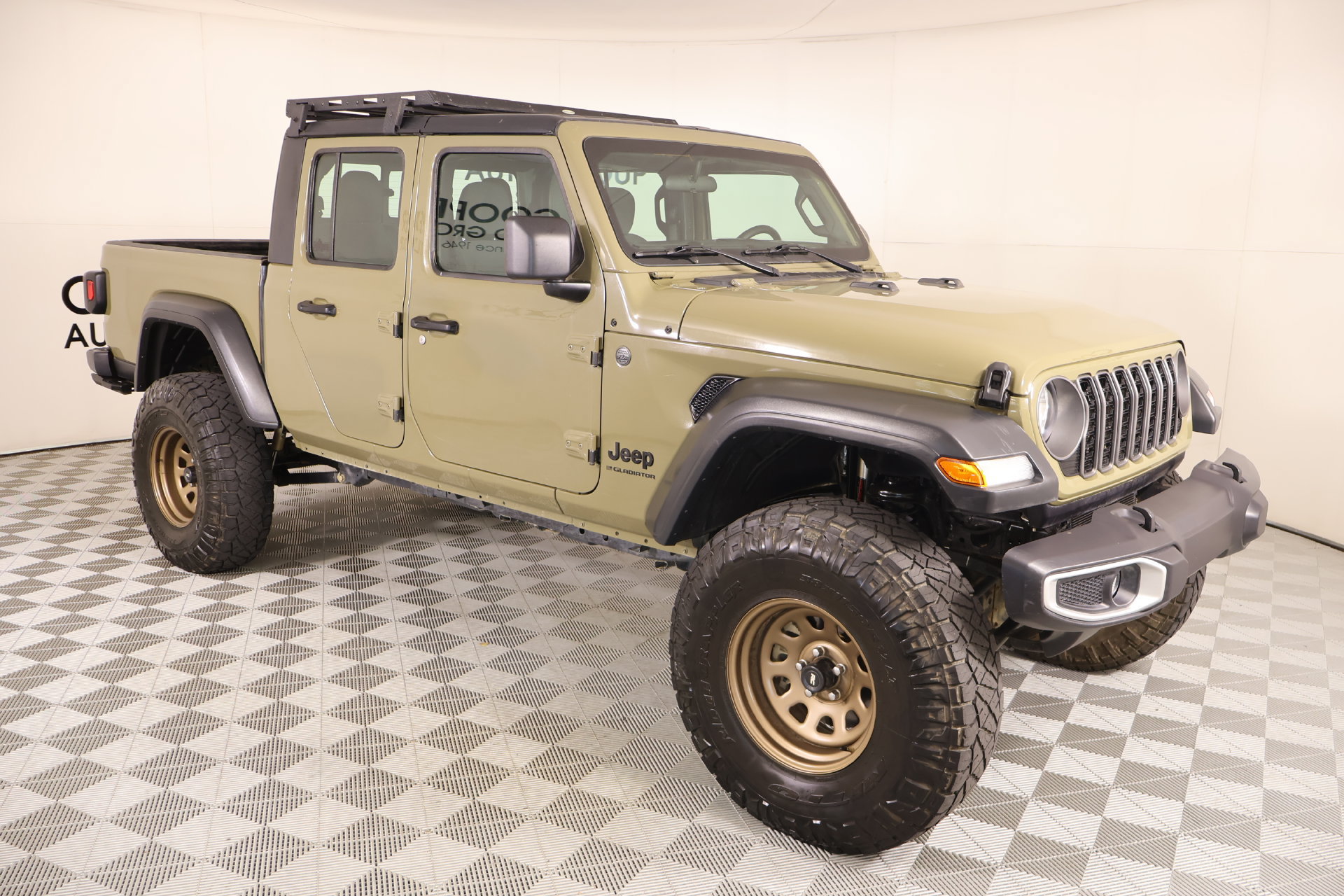 Used 2025 Jeep Gladiator Sport AWD/4WD image 1