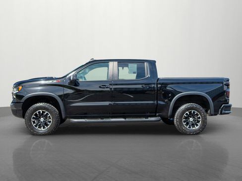 Used 2023 Chevrolet Silverado 1500 ZR2 w/ Technology Package image 4