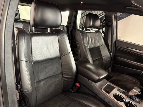 Used 2018 Jeep Grand Cherokee Altitude AWD/4WD image 26