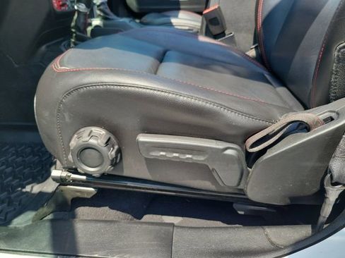 Used 2020 Jeep Wrangler Unlimited Rubicon AWD/4WD image 18