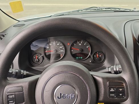 Used 2012 Jeep Patriot Sport image 12