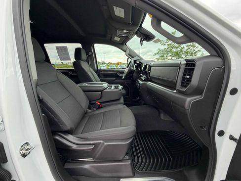 Used 2025 Chevrolet Silverado 2500 LT w/ Convenience Package AWD/4WD image 20