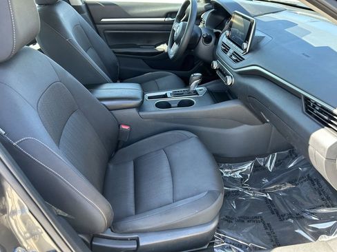Used 2022 Nissan Altima 2.5 SV image 9