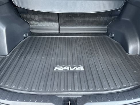 Certified 2022 Toyota RAV4 XLE w/ Convenience Package image 16