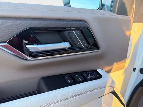 New 2026 GMC Yukon Denali w/ Advanced Technology Package AWD/4WD image 18