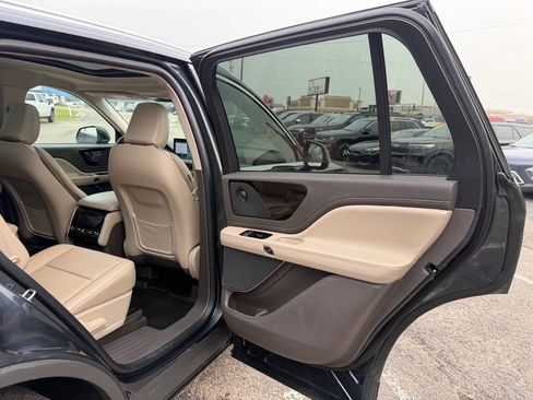 Used 2022 Lincoln Aviator Reserve w/ Elements Package Plus AWD/4WD image 49