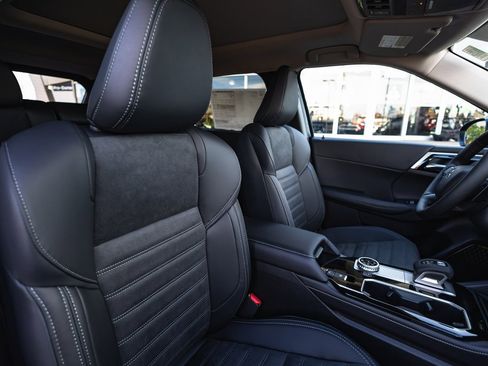 New 2026 Mitsubishi Outlander SE image 30