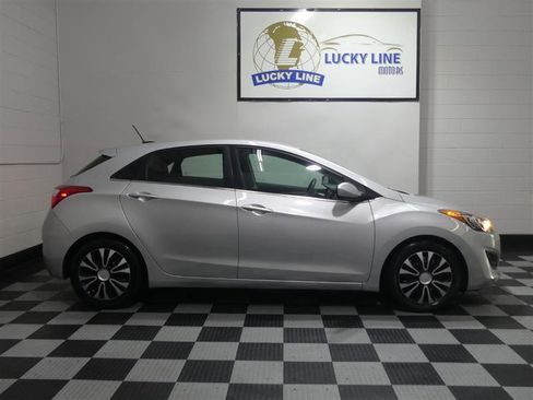 Used 2016 Hyundai Elantra GT FWD image 6