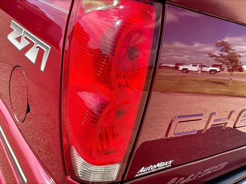 Used 2005 Chevrolet Avalanche 4x4 image 26