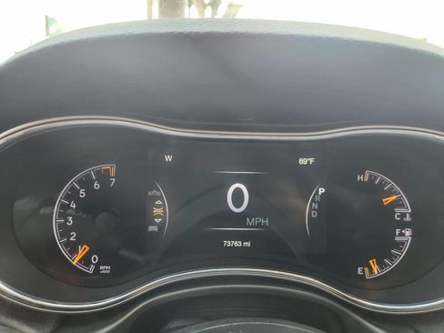 Used 2021 Jeep Grand Cherokee Limited image 20