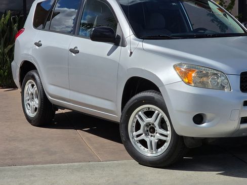 Used 2006 Toyota RAV4 2WD image 4