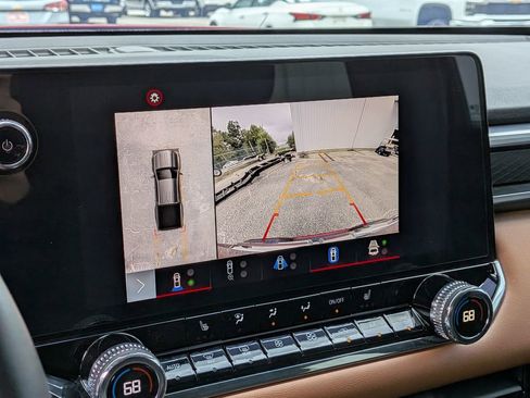 Used 2023 GMC Canyon AT4 w/ Technology Package image 24