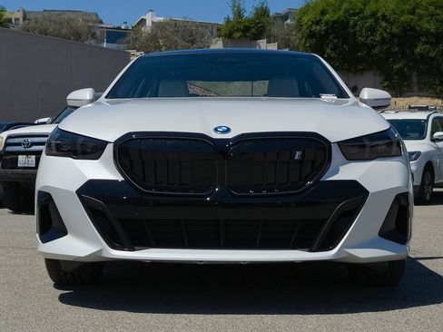 New 2027 BMW i5 eDrive40 w/ M Sport Package RWD image 2