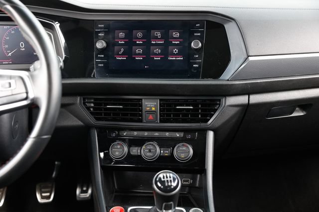 Used 2020 Volkswagen Jetta GLI Autobahn FWD image 37
