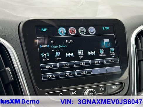 Used 2018 Chevrolet Equinox Premier image 28