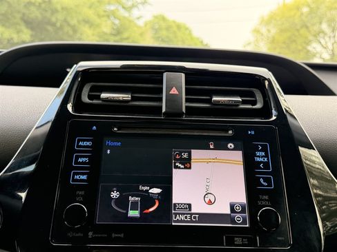 Used 2016 Toyota Prius Three Touring FWD image 15